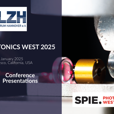 Nahaufnahme eines Lasers mit einer Optik. Verweis auf die Konferenz Photonics West 2025.